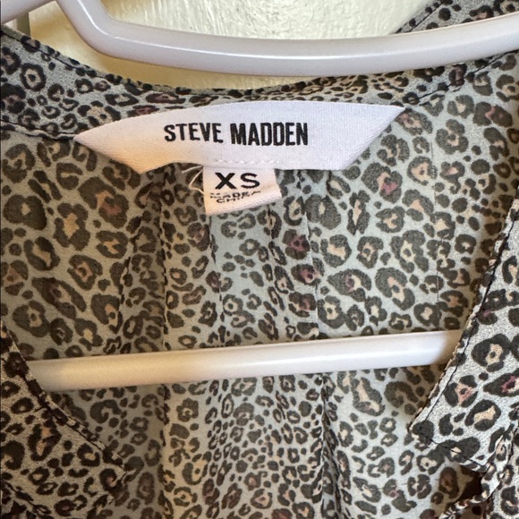 Steve Madden Cheetah Print Blouse - Picture 2 of 4